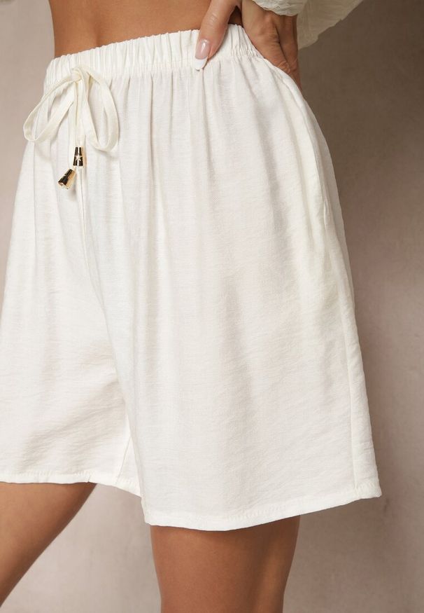 Renee - Jasnobeżowe Szorty z Bawełny High Waist z Wiązaniem Filorella. Okazja: na co dzień, na spacer. Stan: podwyższony. Kolor: beżowy. Materiał: bawełna. Sezon: lato. Styl: casual