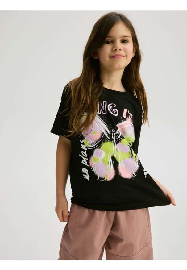 Reserved - Bawełniany t-shirt z nadrukiem - czarny. Kolor: czarny. Materiał: bawełna. Wzór: nadruk