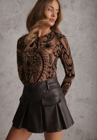 Renee - Brązowe Body z Siateczki Vonegno. Kolor: brązowy. Materiał: wiskoza, welur, jeans. Wzór: aplikacja #2