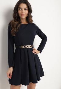 Born2be - Granatowa Elegancka Sukienka o Rozkloszowanym Kroju Temitonia. Kolor: niebieski. Długość rękawa: długi rękaw. Styl: elegancki #4