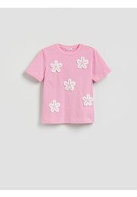Reserved - T-shirt z haftem - różowy. Kolor: różowy. Materiał: dzianina, bawełna. Wzór: haft #1