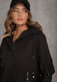 Renee - Czarna Przejściowa Kurtka Parka z Rękawami z Możliwością Podpięcia Tinarae. Okazja: na spacer. Kolor: czarny #4