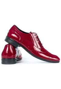 Czerwone lakierkowane obuwie męskie Faber - Austerity T19. Kolor: czerwony. Materiał: skóra. Styl: klasyczny, wizytowy #3