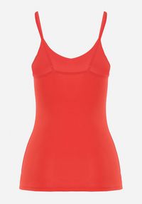 Born2be - Czerwony Tank Top z Bawełny na Cienkich Ramiączkach z Regulacją Dimhina. Okazja: na co dzień. Kolor: czerwony. Materiał: bawełna. Długość rękawa: na ramiączkach. Styl: klasyczny, casual #7