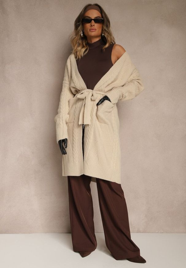 Renee - Beżowy Tłoczony Kardigan z Wełną o Kroju Bez Zapięć z Paskiem Dorrive. Okazja: na co dzień. Kolor: beżowy. Materiał: wełna. Styl: elegancki, casual