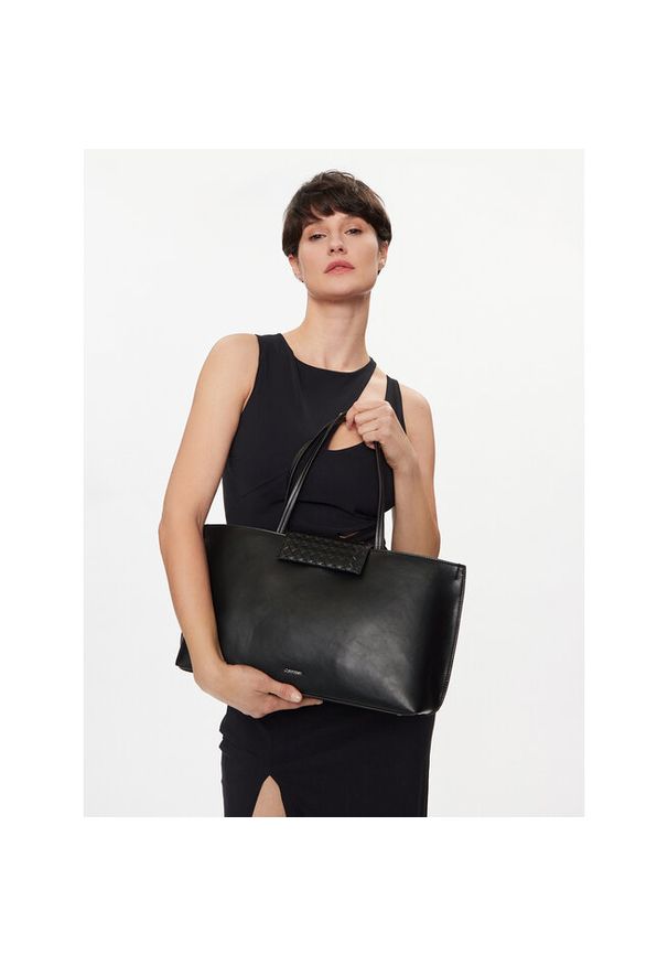 Torebka Calvin Klein. Kolor: czarny