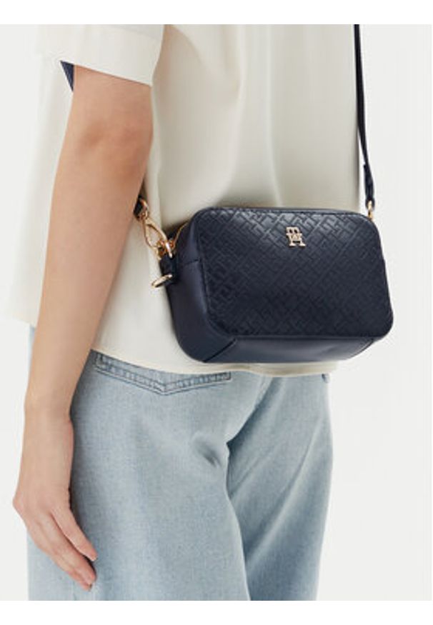 TOMMY HILFIGER - Tommy Hilfiger Torebka Th Distinct Camera Bag Mono AW0AW17221 Granatowy. Kolor: niebieski. Materiał: skórzane