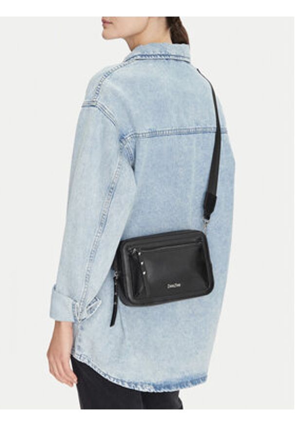 DeeZee Torebka DZE-S-012-07 Czarny. Kolor: czarny. Materiał: skórzane