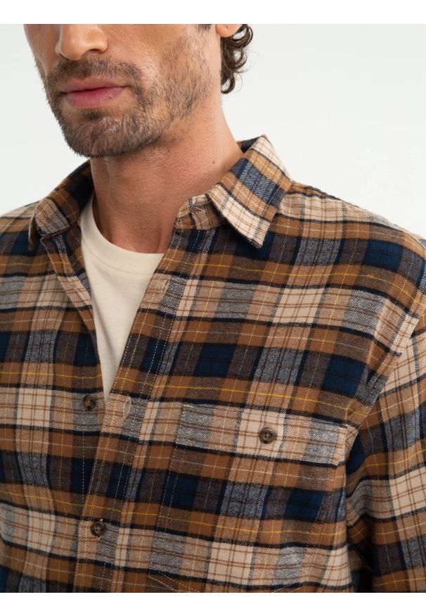 Big-Star - Koszula męska flanelowa w kratę brązowa Flanen 803. Kolor: brązowy. Materiał: jeans, materiał, bawełna. Długość rękawa: bez rękawów. Wzór: kratka. Sezon: zima, jesień. Styl: retro, klasyczny, elegancki