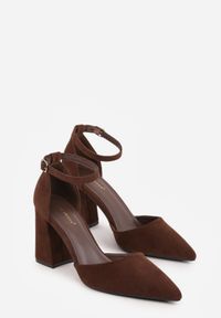 Born2be - Brązowe Czółenka z Imitacji Zamszu na Słupku z Noskiem w Szpic Violetto. Okazja: na co dzień, na spotkanie biznesowe, do pracy. Zapięcie: pasek. Kolor: brązowy. Materiał: zamsz. Obcas: na słupku. Styl: casual, biznesowy, elegancki, klasyczny. Wysokość obcasa: średni #8