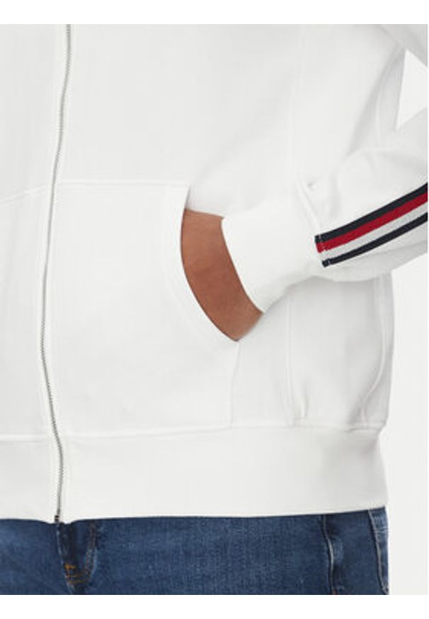 TOMMY HILFIGER - Tommy Hilfiger Bluza Global Stripe MW0MW38686 Biały Regular Fit. Kolor: biały. Materiał: bawełna