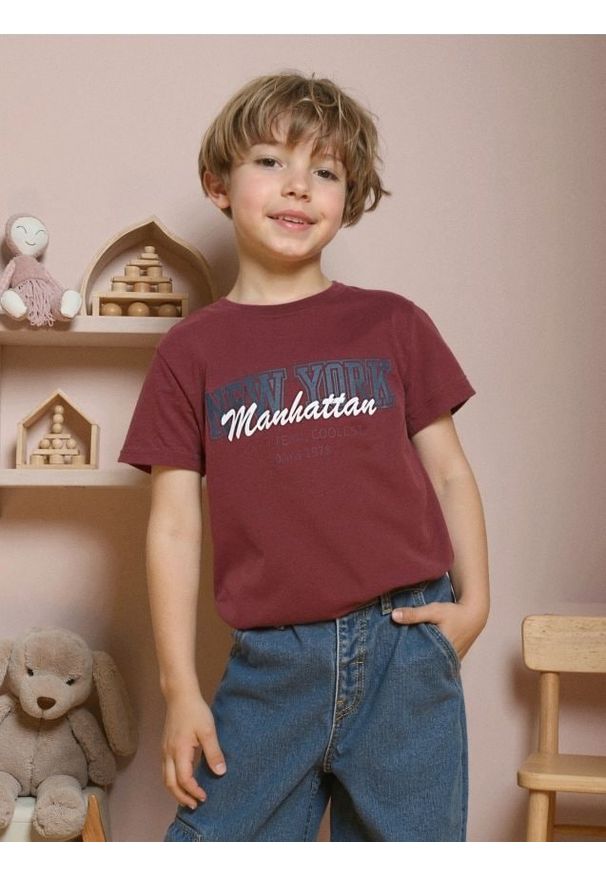 Sinsay - Bawełniana koszulka z napisem - bordowy. Kolor: czerwony. Materiał: bawełna. Wzór: napisy