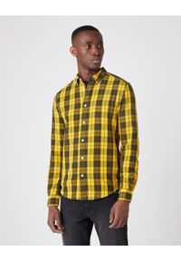 Wrangler - WRANGLER LS 1PKT BUTTON DOWN MĘSKA KOSZULA GOLDEN ROD W5F34MX1K. Typ kołnierza: button down