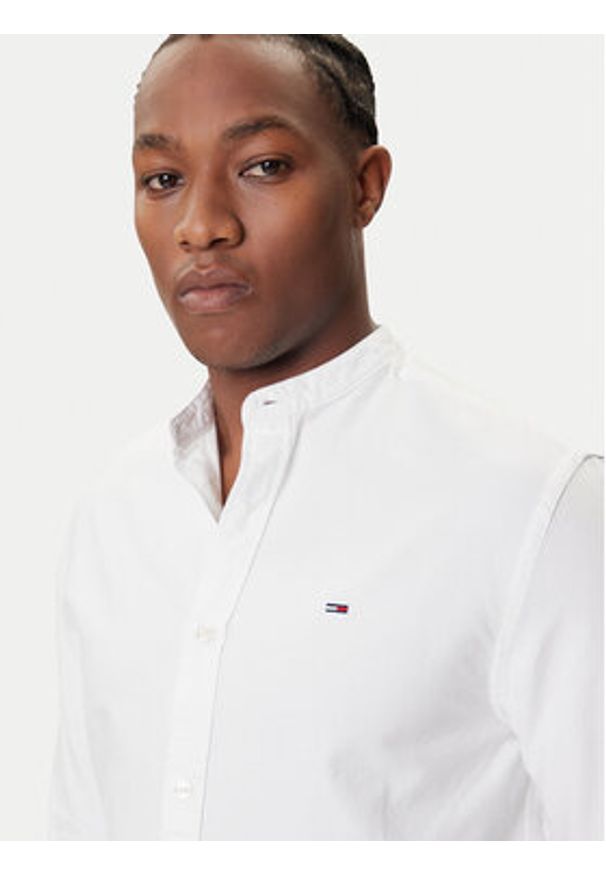 Tommy Jeans Koszula Essential DM0DM21690 Biały Regular Fit. Kolor: biały. Materiał: bawełna