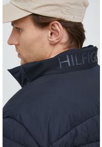 TOMMY HILFIGER - Tommy Hilfiger kurtka męska kolor granatowy zimowa. Okazja: na co dzień. Kolor: niebieski. Materiał: syntetyk, poliester. Sezon: zima. Styl: casual #2