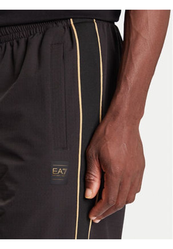 EA7 Emporio Armani Dres 7M000785 AF16945 UC001 Czarny Modern Fit. Kolor: czarny. Materiał: syntetyk