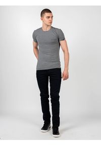 Emporio Armani T-shirt "C-Neck" | 111035 2F517 | Mężczyzna | Szary. Kolor: szary. Materiał: bawełna, elastan. Wzór: nadruk, aplikacja