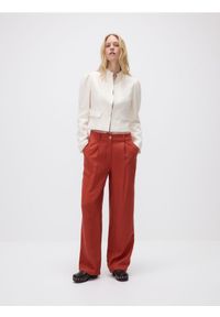 Reserved - Luźne spodnie z modalem - bordowy. Kolor: czerwony. Materiał: tkanina #1