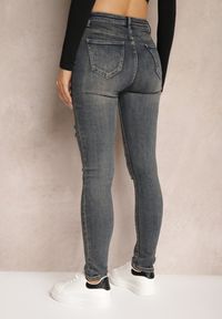 Renee - Granatowe Jeansy Skinny High Waist Wykończone Przetarciami Nevelisa. Okazja: na co dzień. Stan: podwyższony. Kolor: niebieski. Wzór: aplikacja. Styl: sportowy, casual, elegancki #3