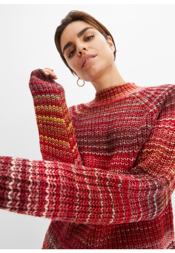 bonprix - Wygodny gruby sweter. Kolor: czerwony. Wzór: melanż