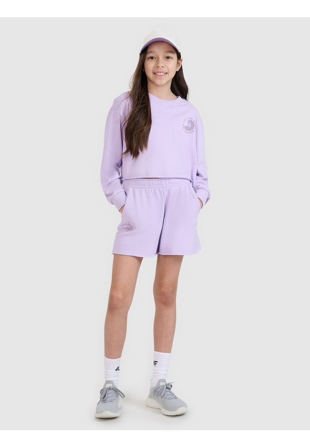 4f - 4F Spodenki dresowe dziewczęce - fioletowe 140 (9-10 lat). Kolor: fioletowy. Materiał: dresówka. Długość: krótkie. Wzór: gładki, ze splotem. Sezon: lato