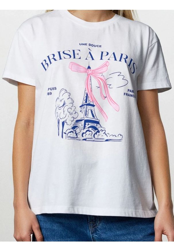 Sinsay - Bawełniana koszulka z krótkim rękawem - kremowy. Kolor: kremowy. Materiał: bawełna. Długość rękawa: krótki rękaw. Długość: krótkie