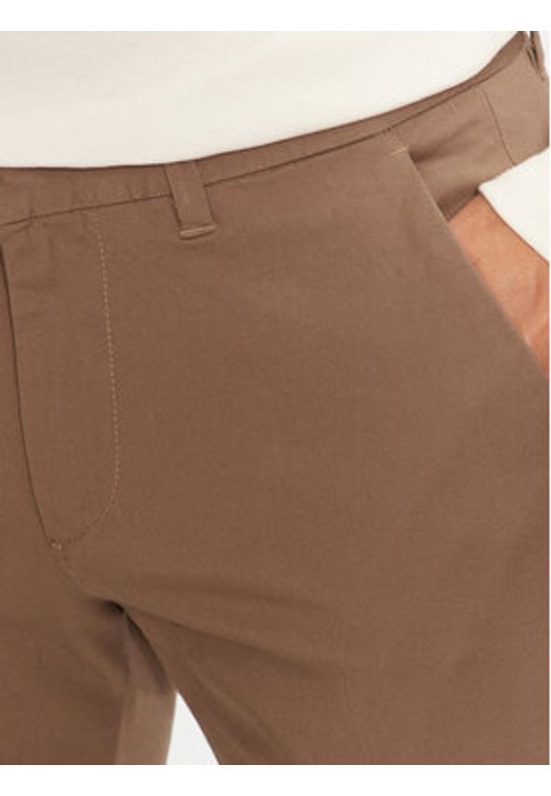 Marc O'Polo Chinosy 428 0189 10230 Beżowy Slim Fit. Kolor: beżowy. Materiał: bawełna