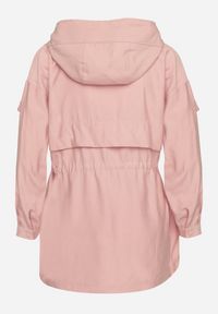 Born2be - Różowa Kurtka Parka z Nieodpinanym Kapturem i Troczkiem w Pasie Mevarie. Kolor: różowy. Materiał: tkanina #7