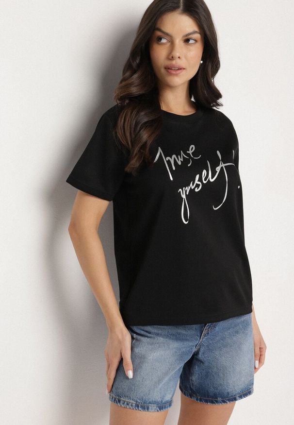 Born2be - Czarny T-shirt z Ozdobnym Nadrukiem z Brokatem Tenesia. Okazja: na co dzień. Kolor: czarny. Materiał: jeans, materiał. Wzór: nadruk. Styl: klasyczny, elegancki, casual
