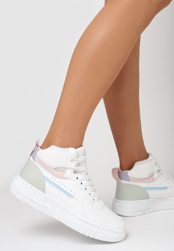 Born2be - Biało-Różowe Sneakersy Hippaia. Wysokość cholewki: za kostkę. Kolor: biały. Materiał: dresówka, jeans. Szerokość cholewki: normalna. Wzór: aplikacja