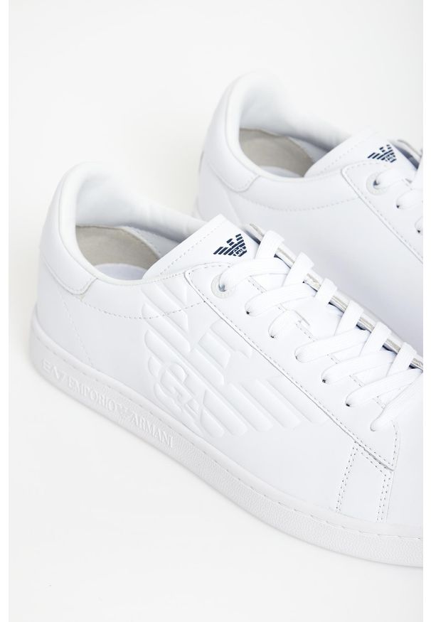 EA7 Emporio Armani - Sneakersy męskie skórzane EA7 EMPORIO ARMANI. Materiał: skóra