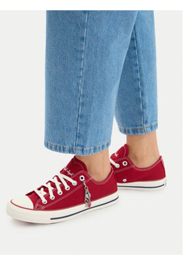 Converse Trampki Chuck Taylor All Star Hearts A19057C Czerwony. Kolor: czerwony. Materiał: materiał