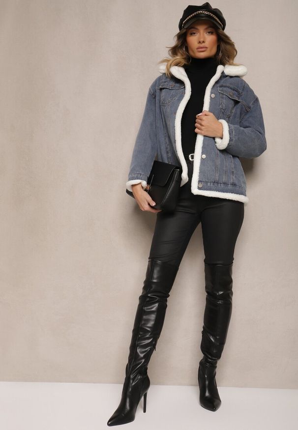 Renee - Niebieska Kurtka z Jeansu z Bawełną Mocno Ocieplana Futrem Nyreti. Okazja: na co dzień. Kolor: niebieski. Materiał: bawełna, jeans, futro. Sezon: zima, jesień. Styl: casual