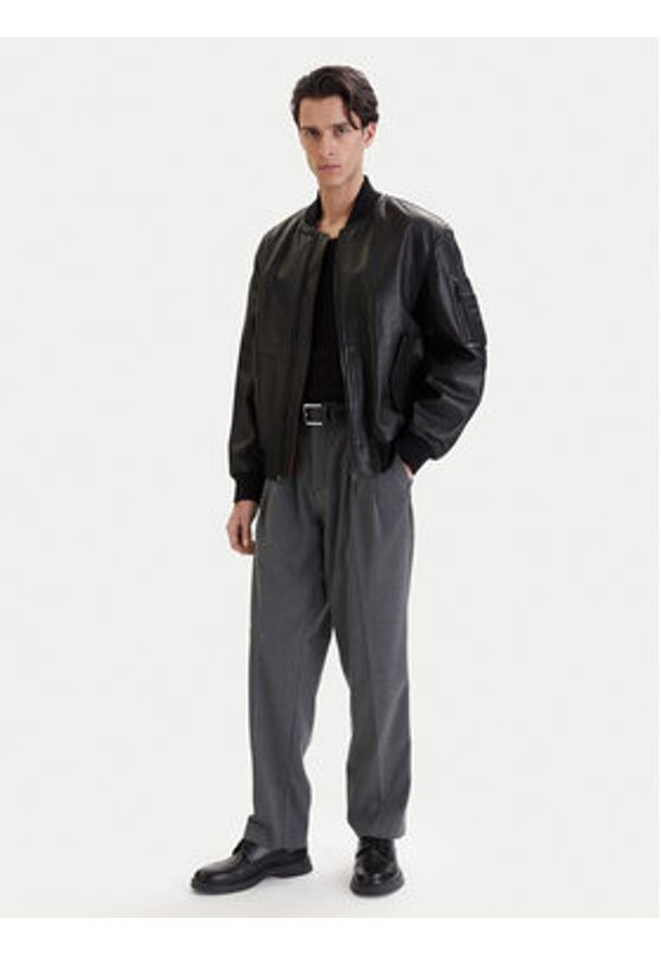 Hugo - HUGO Kurtka skórzana Lude 50553111 Czarny Regular Fit. Kolor: czarny. Materiał: skóra