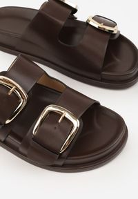 Born2be - Ciemnobrązowe Klapki Ozdobione Dwoma Paskami i Klamrami Jilryna. Okazja: na spacer, na co dzień. Kolor: brązowy. Materiał: jeans. Wzór: aplikacja. Sezon: lato. Styl: casual, klasyczny #7