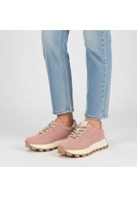 Sneakersy damskie Filippo, cholewka skóra naturalna zamszowa sznurowanie klasyczny niski fason kontrastowe wstawki przy pięcie masywna podeszwa, różo. Zapięcie: sznurówki. Kolor: różowy. Materiał: zamsz, skóra. Szerokość cholewki: normalna #1