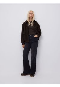 Reserved - Jeansy flare z wysokim stanem - czarny. Stan: podwyższony. Kolor: czarny. Materiał: jeans