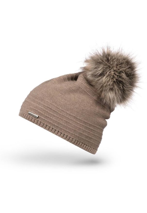 BRODRENE - Czapka zimowa damska z pomponem Brodrene CZ28 beż. Kolor: beżowy. Materiał: materiał. Sezon: zima