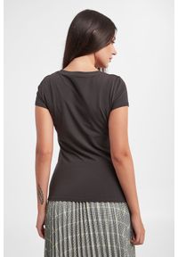 Armani Exchange - T-shirt ARMANI EXCHANGE. Długość rękawa: krótki rękaw. Długość: krótkie. Wzór: nadruk, gładki
