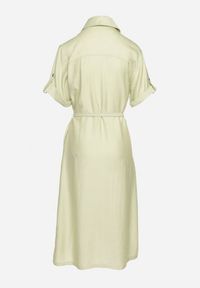 Born2be - Zielona Wiskozowa Sukienka o Koszulowym Kroju z Paskiem Nelavyn. Okazja: na co dzień, do pracy. Kolor: zielony. Materiał: wiskoza. Długość rękawa: krótki rękaw. Typ sukienki: koszulowe. Styl: casual, elegancki #6