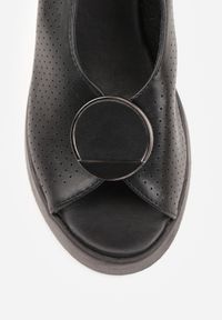 Renee - Czarne Ażurowe Sandały na Koturnie Ozdobione Aplikacją Atavia. Okazja: na co dzień. Kolor: czarny. Materiał: jeans. Wzór: aplikacja, ażurowy. Sezon: lato. Obcas: na koturnie. Styl: elegancki, casual #8