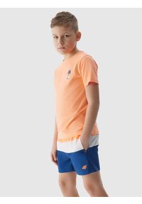 4f - 4F T-shirt z nadrukiem chłopięcy - pomarańczowy 152 (11-12 lat). Okazja: na co dzień. Kolor: pomarańczowy. Materiał: bawełna, jersey, dzianina. Długość rękawa: krótki rękaw. Długość: krótkie. Wzór: nadruk. Sezon: lato. Styl: sportowy, wakacyjny, klasyczny, casual