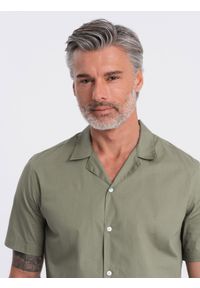 Ombre Clothing - Koszula męska z krótkim rękawem i kubańskim kołnierzem - khaki V4 - Rozmiar: XXL. Okazja: na co dzień. Kolor: brązowy. Materiał: tkanina, bawełna. Długość rękawa: krótki rękaw. Długość: krótkie. Wzór: gładki, jednolity. Sezon: lato. Styl: klasyczny, casual