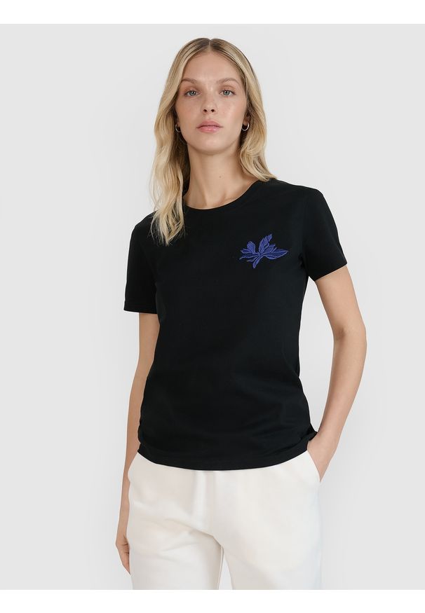 4f - 4F T-shirt regular z nadrukiem damski - czarny M. Okazja: na co dzień. Kolor: czarny. Materiał: jersey, tkanina, dzianina, bawełna, materiał. Wzór: nadruk. Styl: sportowy, klasyczny, elegancki, casual