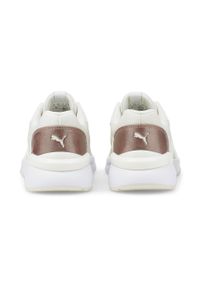 Buty do biegania damskie Puma Rose Raw Metallics. Zapięcie: sznurówki. Kolor: biały. Materiał: guma, materiał, tkanina, syntetyk. Szerokość cholewki: normalna