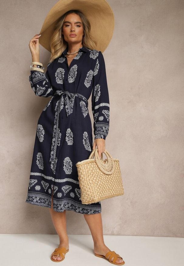 Renee - Granatowa Sukienka Koszulowa Wiązana w Pasie w Stylu Boho Rorisha. Kolor: niebieski. Materiał: tkanina. Typ sukienki: koszulowe. Styl: boho