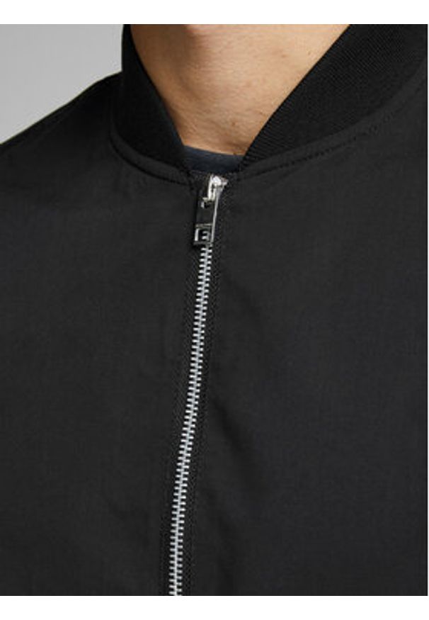 Jack & Jones - Jack&Jones Kurtka bomber Rush 12165203 Czarny Regular Fit. Kolor: czarny. Materiał: syntetyk