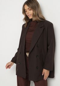 Born2be - Ciemnobrązowa Dwurzędowa Marynarka o Pudełkowym Kroju Nilinne. Okazja: na co dzień, na spacer. Kolor: brązowy. Materiał: jeans. Styl: casual, elegancki #7