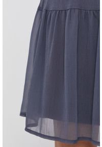 Vero Moda Sukienka kolor szary mini oversize. Kolor: szary. Materiał: tkanina, poliester. Typ sukienki: oversize. Długość: mini #5