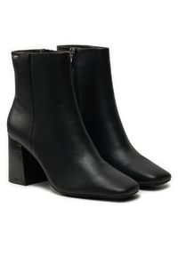DKNY Botki Cavale II K3486930 Czarny. Kolor: czarny. Materiał: skóra